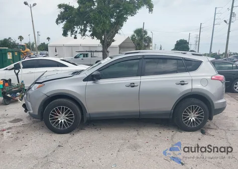 2018 Toyota Rav4 Le z USA, uszkodzony, nr VIN 2T3ZFREV1JW449117